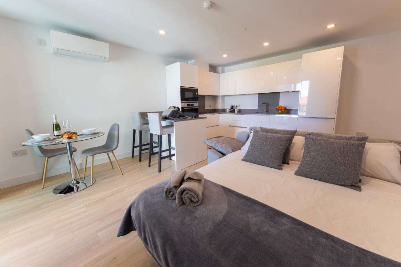 Brand New Luxury 1 Bed 2 Bath Apartment - Spa & Pool Gibraltar Exterior foto